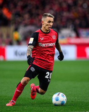 LEVERKUSEN, ALMANY - 23 Kasım 2024: Alex Grimaldo, Bundesliga, maç 11. Bayer Leverkusen 1 'e karşı. FC Heidenheim Bayarena 'da