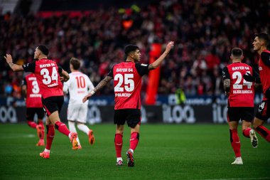 LEVERKUSEN, ALMANY - 23 Kasım 2024: Exequiel Palacios, Bundesliga, maç 11. Bayer Leverkusen 1 'e karşı. FC Heidenheim Bayarena 'da