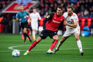LEVERKUSEN, ALMANY - 23 Kasım 2024: Benedikt Gimber, Patrik Schick, Bundesliga, 11. gün. Bayer Leverkusen 1 'e karşı. FC Heidenheim Bayarena 'da