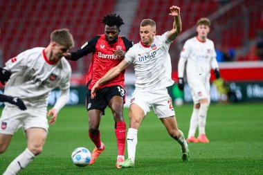 LEVERKUSEN, ALMANY - 23 Kasım 2024: Edmond Tapsoba, Bundesliga, maç 11. Bayer Leverkusen 1 'e karşı. FC Heidenheim Bayarena 'da