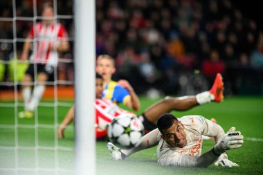EINDHOVEN, NETHERLANDS - 27 Kasım 2024: Walter Benitez, PSV - FC Shakhtar Donetsk arasındaki UEFA Şampiyonlar Ligi maçı Philips Arena 'da