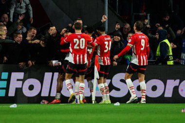 EINDHOVEN, NETHERLANDS - 27 Kasım 2024: PSV - Philips Arena 'da FC Shakhtar Donetsk arasındaki UEFA Şampiyonlar Ligi futbol maçı