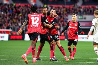 LEVERKUSEN, GERMANY - 7 Aralık 2024: FJonathan Tah, Granit Xhaka, Alex Grimaldo, Edmond Tapsoba, Bundesliga, Bayer Leverkusen-FC St. Pauli maçı Bayena 'da