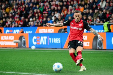 LEVERKUSEN, ALMANY - 7 ARALIK, 2024: Aleix Garcia, Bundesliga, Bayer Leverkusen-FC St. Pauli maçı Bayarena 'da