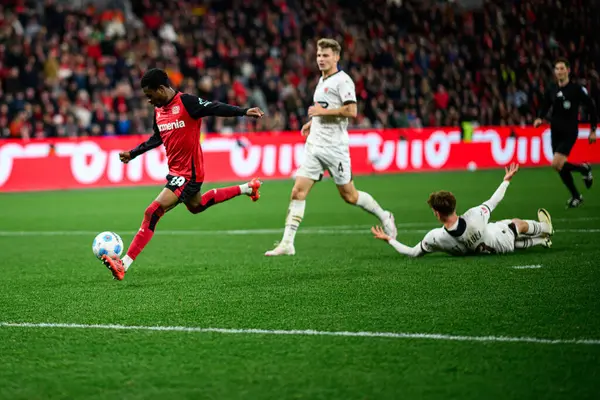 LEVERKUSEN, GERMANY - 7 Aralık 2024: Nathan Tella, Bundesliga, Bayer Leverkusen-FC St. Pauli maçı