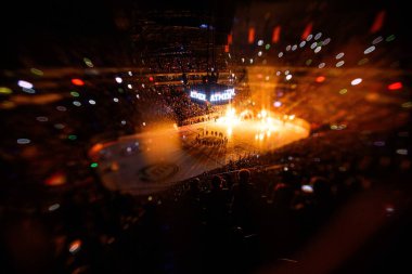 COLOGNE, ALMANY - 8 Aralık 2024: Hokey maçı DeL Koelner Haie - Lanxess Arena 'da Augrsburger Panter