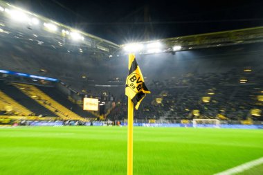 DORTMUND, GERMANY - 10 HAZİRAN 2025: Köşe Bayrağı - Borussia Dortmund, Bayer 04 Leverkusen 'e karşı Signal Iduna Park' ta oynanan futbol maçı