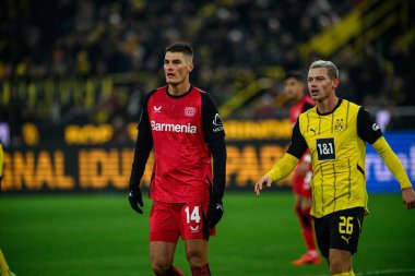 DORTMUND, GERMANY - 10 HAZİRAN 2025: Patrik Schick, Julian Ryerson - Borussia Dortmund 'un Bayer 04 Leverkusen' e karşı Signal Iduna Park 'ta oynadığı futbol maçı