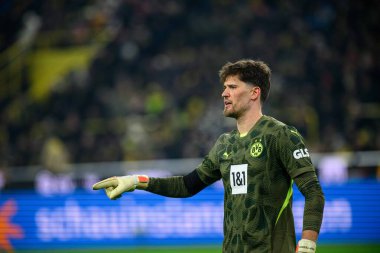 DORTMUND, GERMANY - 10 HAZİRAN 2025: Gregor Kobel - Borussia Dortmund 'un Bayer 04 Leverkusen' e karşı Signal Iduna Park 'ta oynadığı futbol maçı