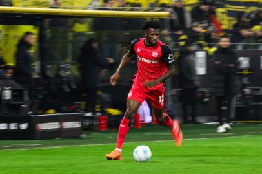 DORTMUND, GERMANY - 10 HAZİRAN 2025: Edmond Tapsoba - Borussia Dortmund 'un Bayer 04 Leverkusen' e karşı Signal Iduna Park 'ta oynadığı futbol maçı