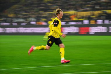 DORTMUND, GERMANY - 10 HAZİRAN 2025: Julian Brandt - Borussia Dortmund, Bayer 04 Leverkusen 'e karşı Signal Iduna Park' ta oynanan futbol maçı