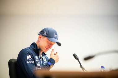 RUHPOLDING, Almanya - 18 HAZİRAN, 2025: + - Bayrak Kadınları, BMW IBU Dünya Kupası 2025. Sadece yazı işleri için. Satmak veya dağıtmak yasaktır.