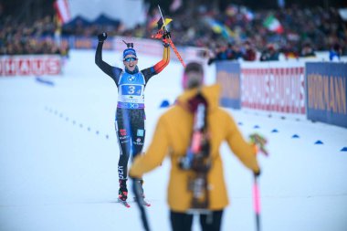 RUHPOLDING, Almanya - 18 HAZİRAN 2025: Franziska Preuss - Bayrak Bayrağı Kadınları, BMW IBU Dünya Kupası 2025. Sadece yazı işleri için. Satmak veya dağıtmak yasaktır.