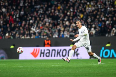 FRANKFURT, GERMANY - 23 Ocak 2025: Ellyes Skhiri - Frankfurt Stadyumu 'nda SG Eintracht Frankfurt ve Ferencvarosi TC arasında oynanan UEFA Avrupa Ligi futbol karşılaşması.