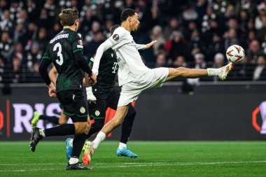 FRANKFURT, GERMANY - 23 Ocak 2025: Ellyes Skhiri - Frankfurt Stadyumu 'nda SG Eintracht Frankfurt ve Ferencvarosi TC arasında oynanan UEFA Avrupa Ligi futbol karşılaşması.