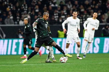 FRANKFURT, GERMANY - 23 HAZİRAN 2025: Raul Gustavo, Ansgar Knauff - Frankfurt Stadyumu 'nda SG Eintracht Frankfurt ve Ferencvarosi TC arasında oynanan UEFA Avrupa Ligi maçı.
