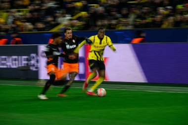 DORTMUND, GERMANY - 29 HAZİRAN 2025: Jamie Gittens - UEFA Şampiyonlar Ligi Borussia Dortmund-Shakhtar Donetsk maçı Signal Iduna Park 'ta. Sadece yazı işleri için. Satmak veya dağıtmak yasaktır.