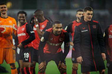 LEVERKUSEN, GERMANY - 6 Şubat 2025: Jonathan Tah, Florian Wirtz - Almanya Kupası (DFB Pokal) Bayer 04 Leverkusen Bayena 'da 1.FC Koeln' e karşı.