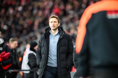 LEVERKUSEN, GERMANY - 15 Şubat 2025: Simon Rolfes, The Bundesliga maçı Bayer 04 Leverkusen 'e karşı Bayern Muenchen Bayena' da