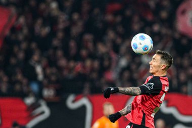 LEVERKUSEN, GERMANY - 15 Şubat 2025: Alejandro Grimaldo, The Bundesliga maçı Bayer 04 Leverkusen 'e karşı Bayern Muenchen Bayena' da