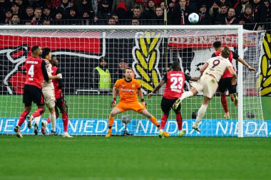 LEVERKUSEN, GERMANY - 15 Şubat 2025: Lukas Hradecky, FC Bayer 04 Leverkusen FC Bayern Muenchen 'e karşı