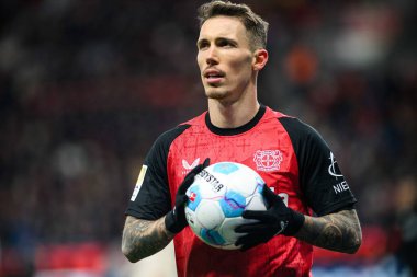 LEVERKUSEN, GERMANY - 15 Şubat 2025: Alejandro Grimaldo, The Bundesliga maçı Bayer 04 Leverkusen 'e karşı Bayern Muenchen Bayena' da