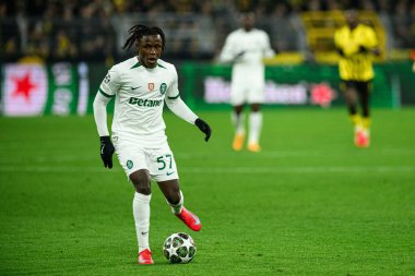 DORTMUND, GERMANY - 19 Şubat 2025: Geovany Quenda - UEFA Şampiyonlar Ligi Borussia Dortmund - Iduna Parkı 'nda Lisboa Sinyali. 