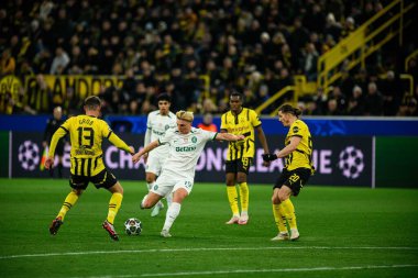 DORTMUND, GERMANY - 19 Şubat 2025: Conrad Harder - UEFA Şampiyonlar Ligi Borussia Dortmund - Iduna Parkı 'nda Lisboa Sinyali. 