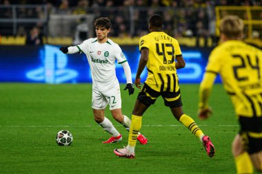 DORTMUND, GERMANY - 19 Şubat 2025: Eduardo Quaresma - UEFA Şampiyonlar Ligi Borussia Dortmund - Iduna Parkı 'nda Lisboa Sinyali. 