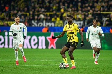 DORTMUND, GERMANY - 19 Şubat 2025: Serhou Guirassy - UEFA Şampiyonlar Ligi Borussia Dortmund - Iduna Parkı 'nda Lisboa Sinyali. 