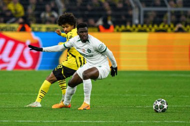 DORTMUND, Almanya - 19 Şubat 2025: Matheus Reis - UEFA Şampiyonlar Ligi Borussia Dortmund maçı Iduna Parkı 'nda Lisboa Sinyali. 