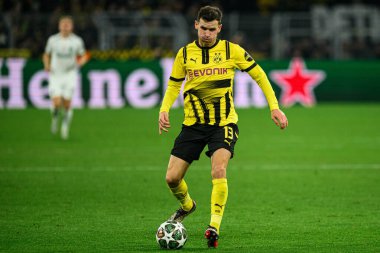 DORTMUND, GERMANY - 19 Şubat 2025: Pascal Gross - UEFA Şampiyonlar Ligi Borussia Dortmund - Iduna Parkı 'nda Lisboa Sinyali. 
