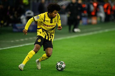 DORTMUND, GERMANY - 19 Şubat 2025: Karim Adeyemi - UEFA Şampiyonlar Ligi Borussia Dortmund - Iduna Parkı 'nda Lisboa Sinyali. 