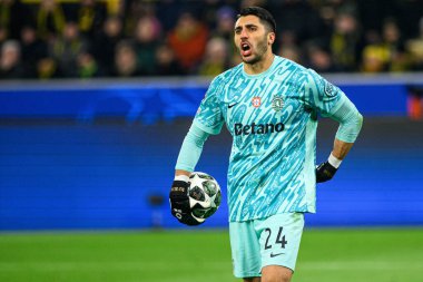 DORTMUND, GERMANY - 19 Şubat 2025: Rui Silva - UEFA Şampiyonlar Ligi Borussia Dortmund - Iduna Parkı 'nda Lisboa Sinyali. 