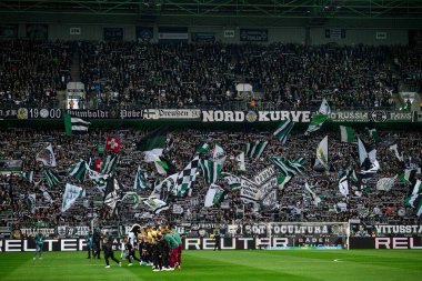 MOENCHENGLADBACH, GERMANY - 22 Şubat 2025: Borussia Park - Bundesliga Borussia Moenchengladbach FC Augsburg 'a karşı Borussia Park' ta oynanan futbol maçı.