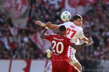COLOGNE, GERMANY - 23 Şubat 2025: İmad Rondiç, Jamil Siebert - 2.Bundesliga 1.FC Koeln-Fortuna Duesseldorf 1895 Rhein Energie Stadion maçında.