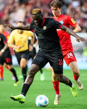 LEVERKUSEN, ALMANY - 5 EKİM, 2024 Victor Boniface, Bundesliga, maç 2. Bayer 04 Leverkusen, Bayarena 'da Holstein Kiel' e karşı.