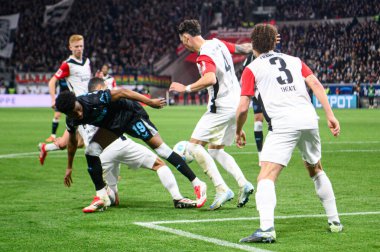 FRANKFURT, GERMANY - 1 Mart 2025: Nathan Tella - Bundesliga maçı Eintracht Frankfurt FC Bayer 04 Leverkusen 'e karşı Deutsche Bank Park' ta. 