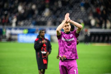 FRANKFURT, GERMANY - 1 Mart 2025: Lukas Hradecky - Bundesliga maçı Eintracht Frankfurt FC Bayer 04 Leverkusen 'e karşı Deutsche Park' ta. 