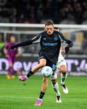 FRANKFRT, GERMANY - 1 Mart 2025: Florian Wirtz - Bundesliga maçı Eintracht Frankfurt FC Bayer 04 Leverkusen 'e karşı Deutsche Park' ta. 