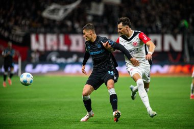 FRANKFURT, GERMANY - 1 Mart 2025: Robin Koch, Patrik Schick - Bundesliga maçı Eintracht Frankfurt-FC Bayer 04 Leverkusen Deutsche Park 'ta. 