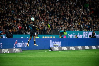 FRANKFRT, GERMANY - 1 Mart 2025: Jeremie Frimpong - Deutsche Park 'ta Eintracht Frankfurt-FC Bayer 04 Leverkusen maçı. 