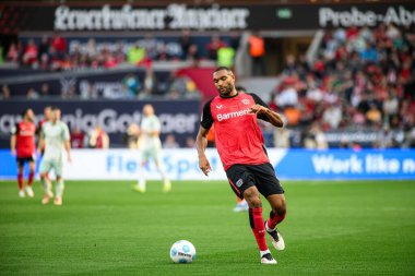 LEVERKUSEN, ALMANY - 8 Mart 2025 Jonathan Tah - Bundesliga, maç 25. Bayer Leverkusen, Bayarena 'da Werder Bremen' e karşı.