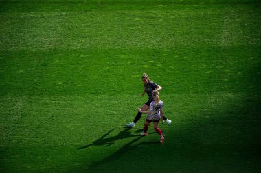 COLOGNE, GERMANY - 9 Mart 2025 Kadınlar Bundesliga 1.FC Koeln Frauen-FC Bayern Muenchen maçı Rhein Enerji Stadyumu 'nda.