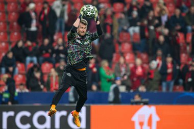 LEVERKUSEN, GERMANY - 11 Mart 2025: Lukas Hradecky - Bayer 04 Leverkusen ile Bayarena Bayern Münih arasındaki UEFA Şampiyonlar Ligi maçı.