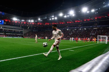 LEVERKUSEN, GERMANY - 11 Mart 2025: Michael Olise - Bayena 'da Bayer 04 Leverkusen FC Bayern Münih' e karşı UEFA Şampiyonlar Ligi futbol maçı.