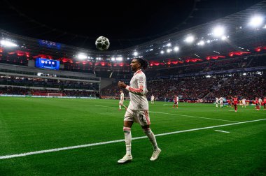 LEVERKUSEN, GERMANY - 11 Mart 2025: Michael Olise - Bayena 'da Bayer 04 Leverkusen FC Bayern Münih' e karşı UEFA Şampiyonlar Ligi futbol maçı.