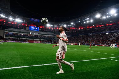 LEVERKUSEN, GERMANY - 11 Mart 2025: Michael Olise - Bayena 'da Bayer 04 Leverkusen FC Bayern Münih' e karşı UEFA Şampiyonlar Ligi futbol maçı.