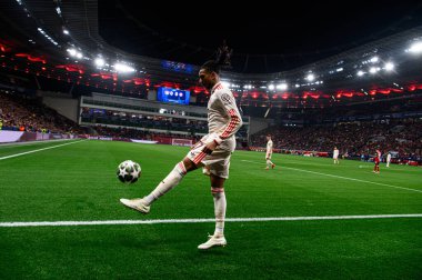 LEVERKUSEN, GERMANY - 11 Mart 2025: Michael Olise - Bayena 'da Bayer 04 Leverkusen FC Bayern Münih' e karşı UEFA Şampiyonlar Ligi futbol maçı.