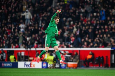 LEVERKUSEN, GERMANY - 11 Mart 2025: Jonas Urbig - Bayena 'da Bayer 04 Leverkusen ile FC Bayern Münih arasındaki UEFA Şampiyonlar Ligi futbol maçı.
